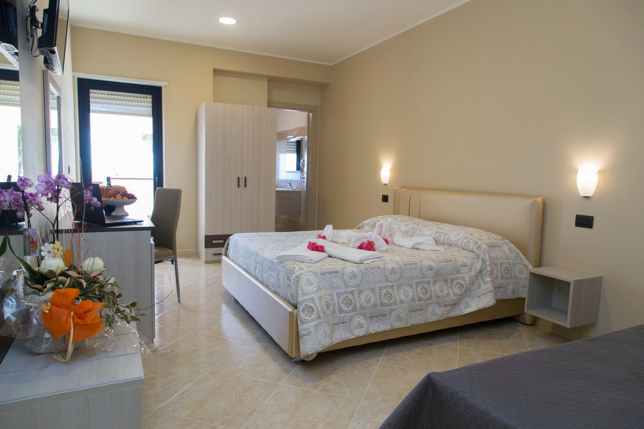 Hotel La Campagnola Capo Vaticano Exterior photo